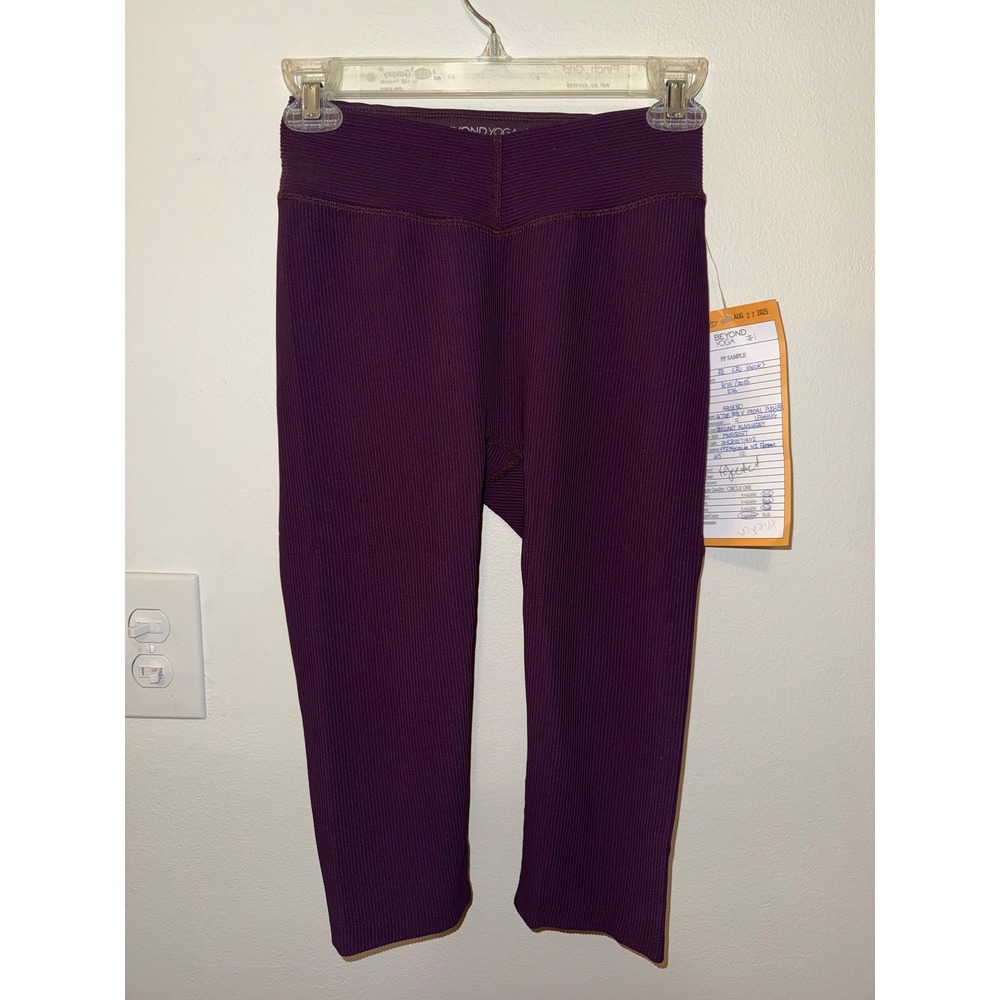Beyond Yoga Active Rib Pedal Pusher Brilliant Rasp Size S NWT Sample Unreleased
